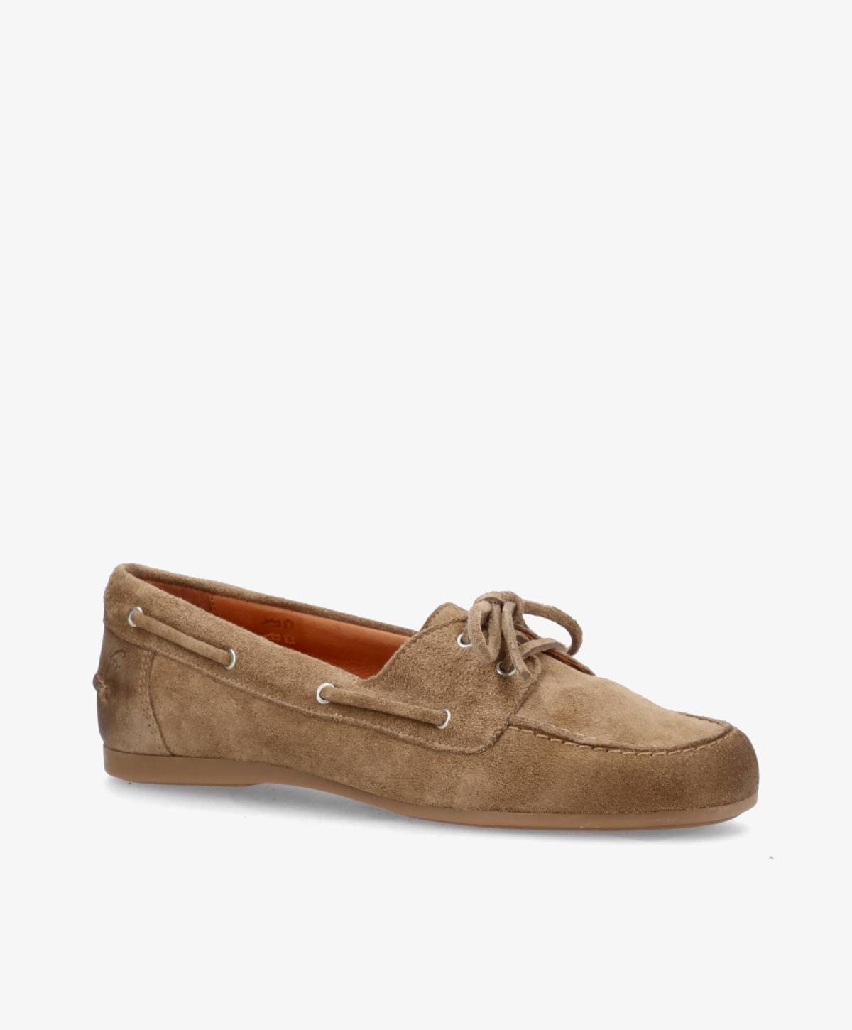 Brun ruskind sejlersko fra Shoedesign Copenhagen med snørebånd og hvide syninger.