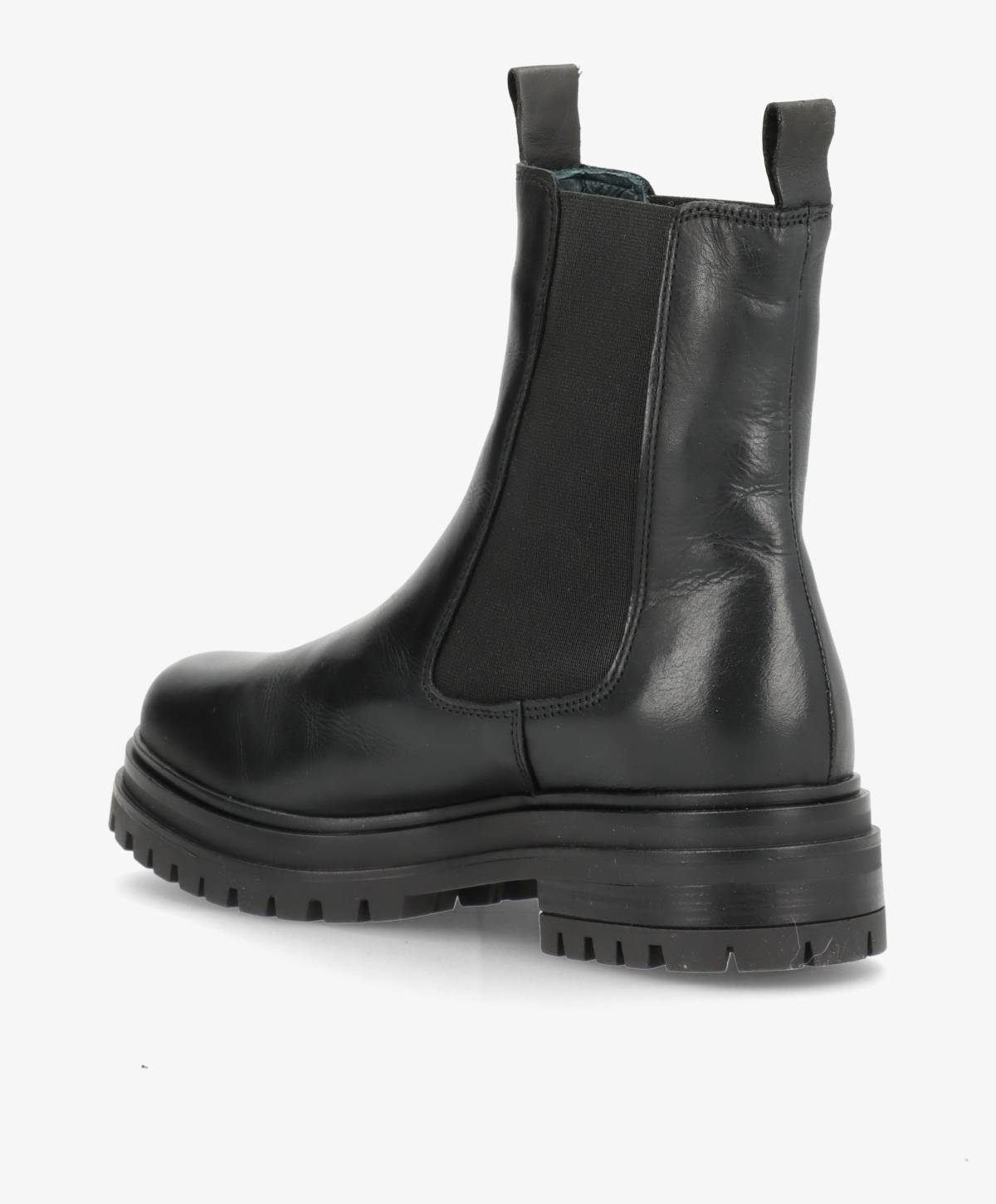 Sort læderstøvle fra Shoedesign Copenhagen med elastiske paneler og kraftig sål.