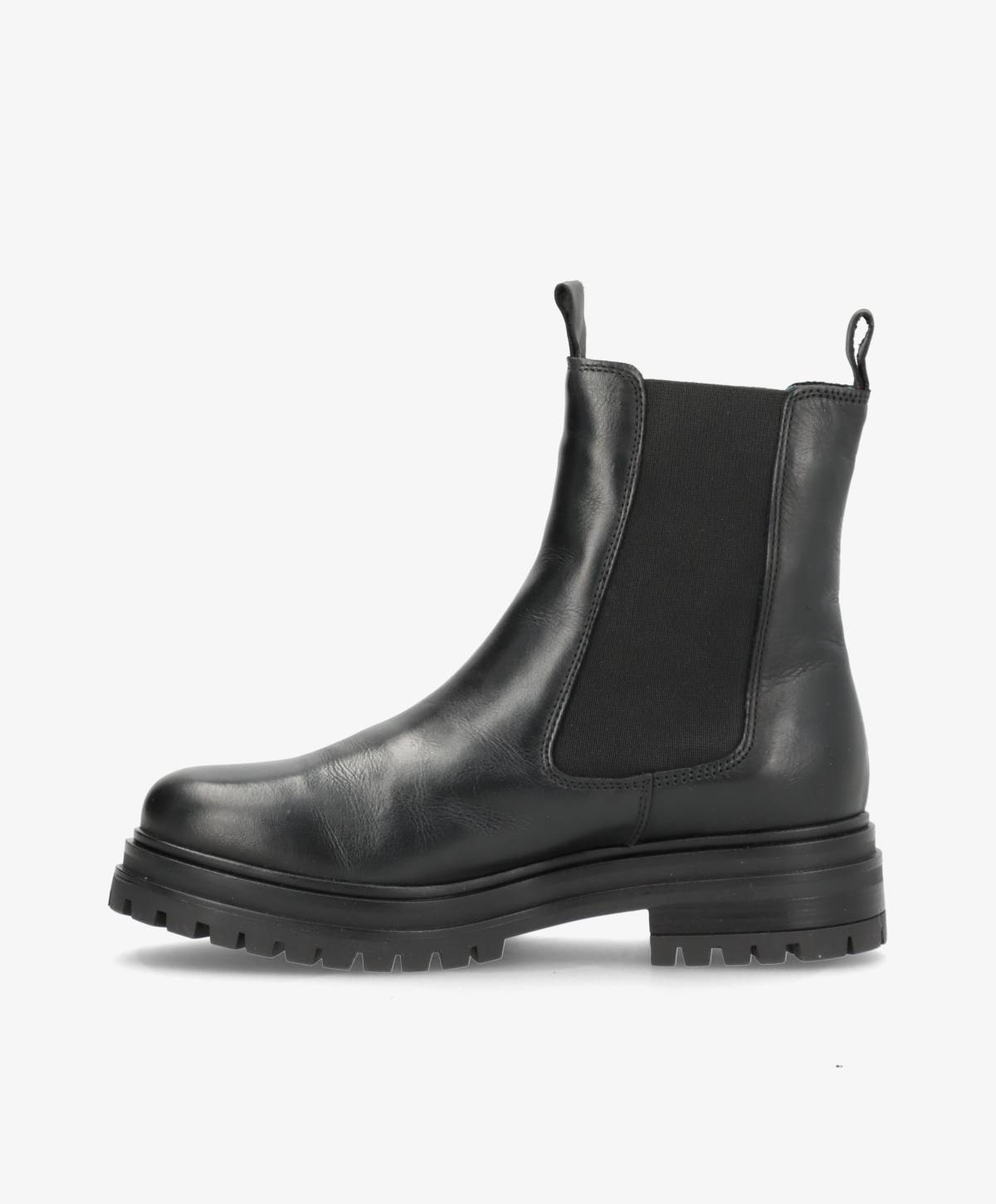Sort læderstøvle fra Shoedesign Copenhagen med elastiske paneler og robust sål.