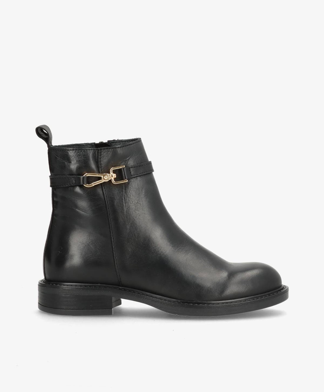 Sort læderstøvle fra Shoedesign Copenhagen med gulddetalje og lav hæl.