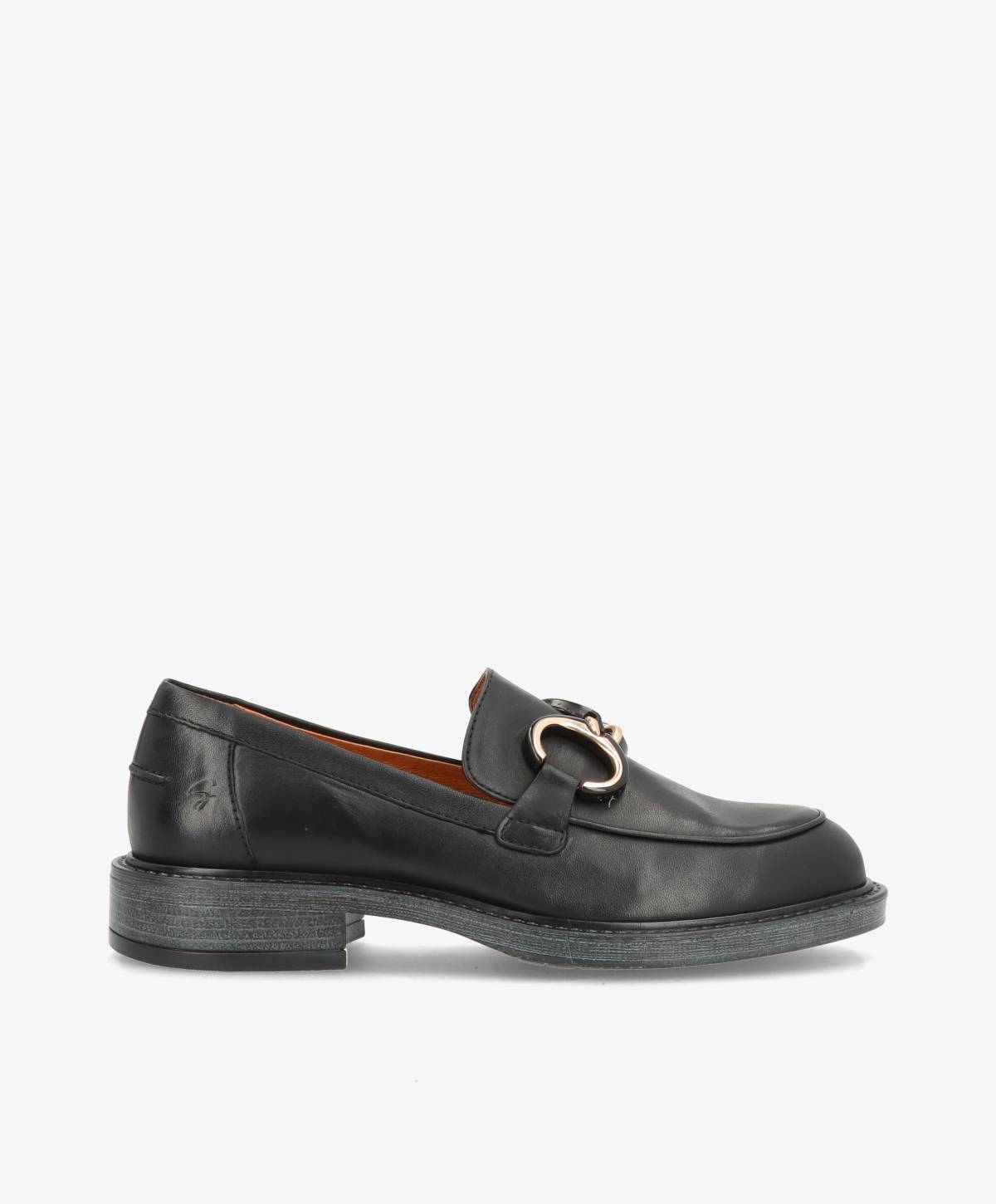 Sort læderloafer fra Shoedesign Copenhagen med metalspænde og robust sål.