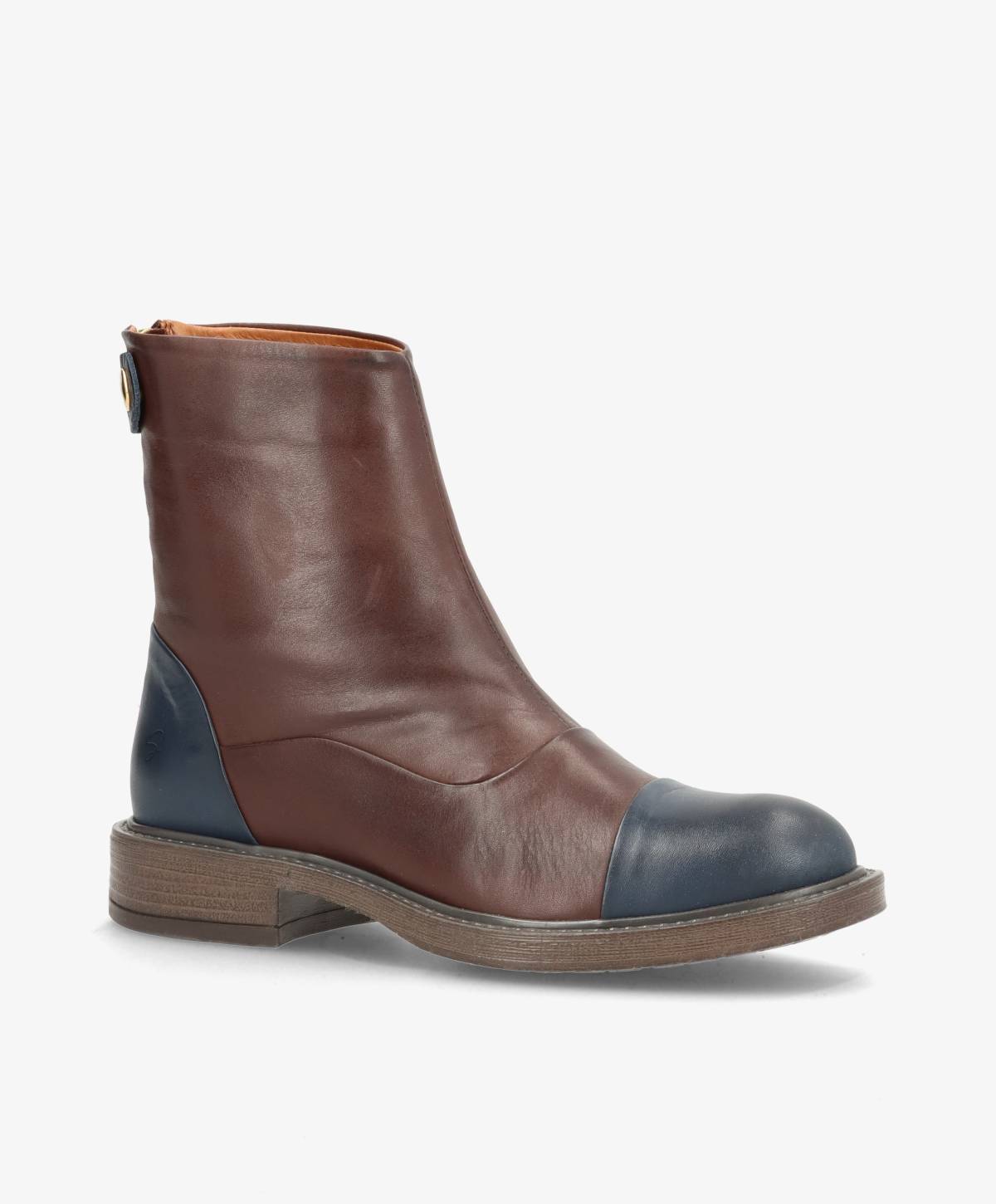 Brun og blå ankelstøvle fra Shoedesign Copenhagen med rund tå og lav hæl.