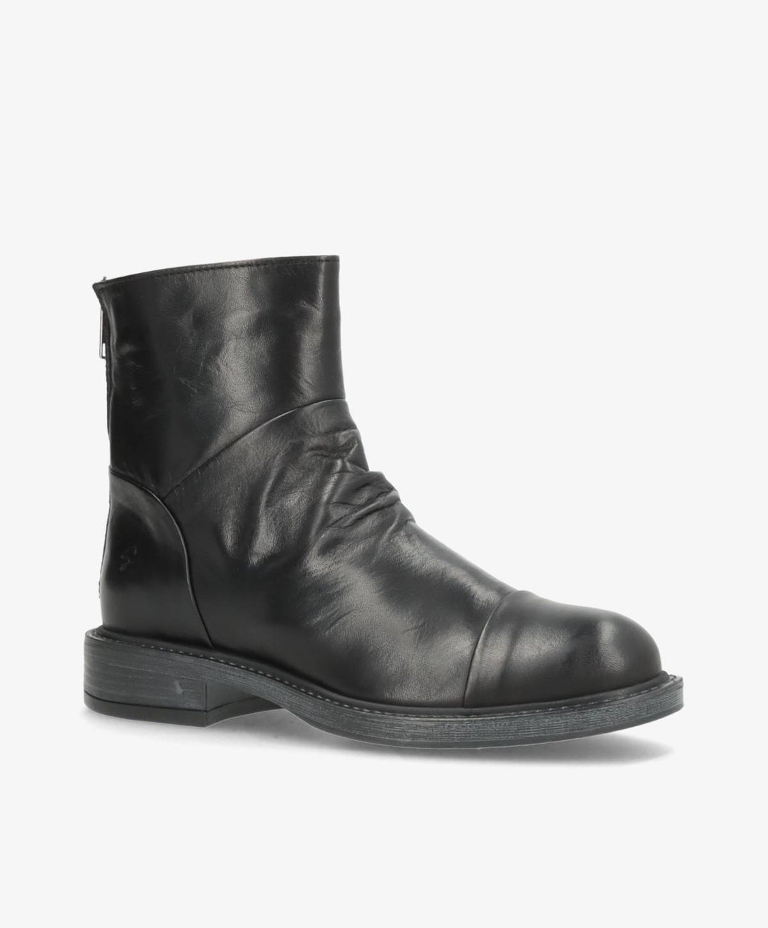 Sort læderstøvle fra Shoedesign Copenhagen med lynlås bagpå og rund tå.