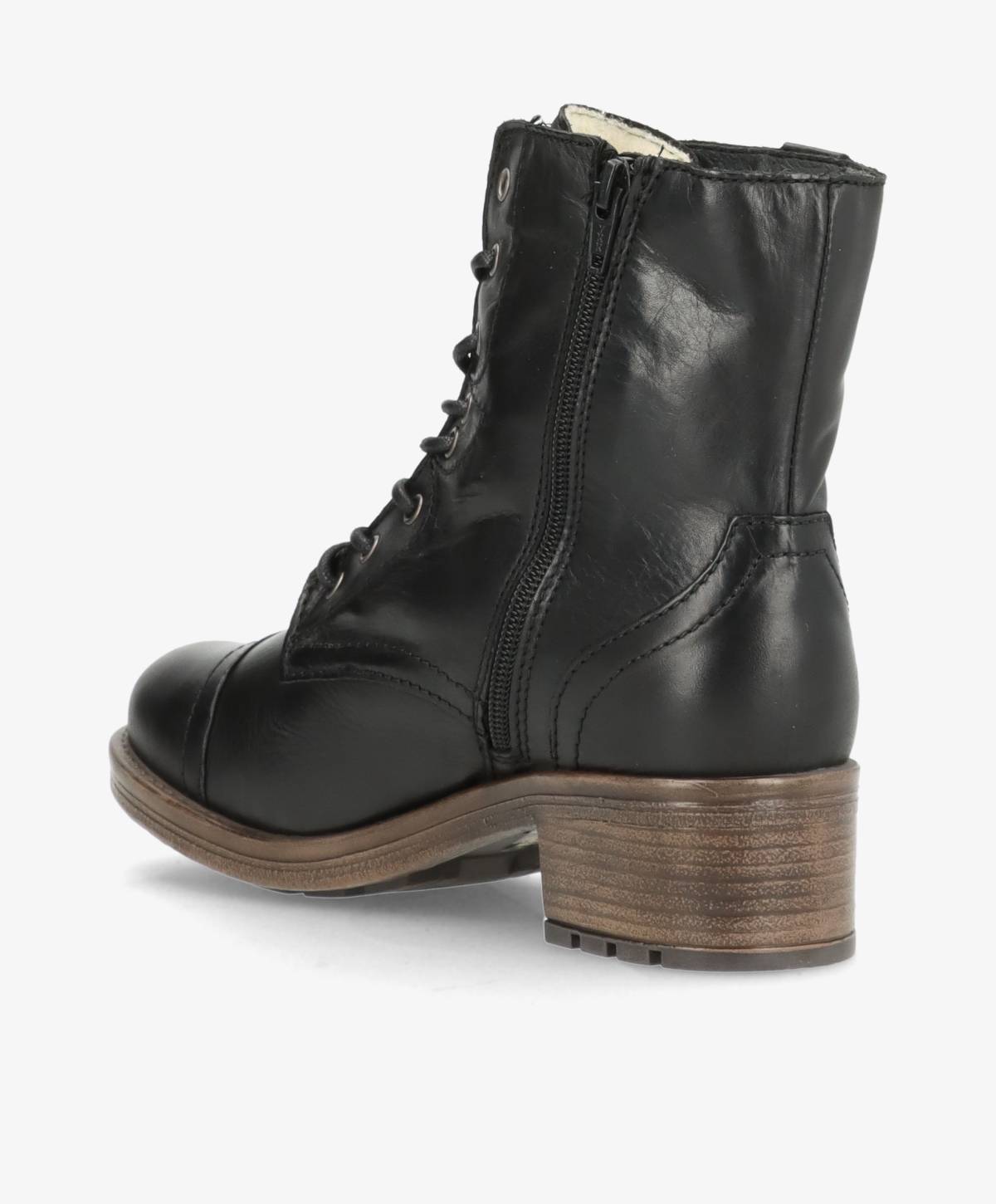 Sort læderstøvle fra Shoedesign Copenhagen med snørebånd og lynlås på siden, samt en solid brun hæl.