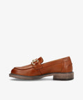 Brun læderloafer fra Shoedesign Copenhagen med dekorativt spænde og lav hæl.