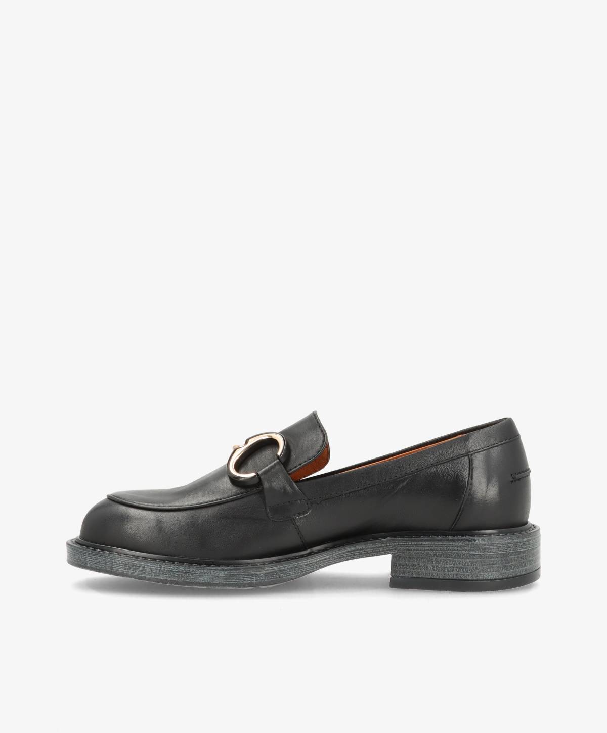 Sort læderloafer fra Shoedesign Copenhagen med metalspænde og robust sål.