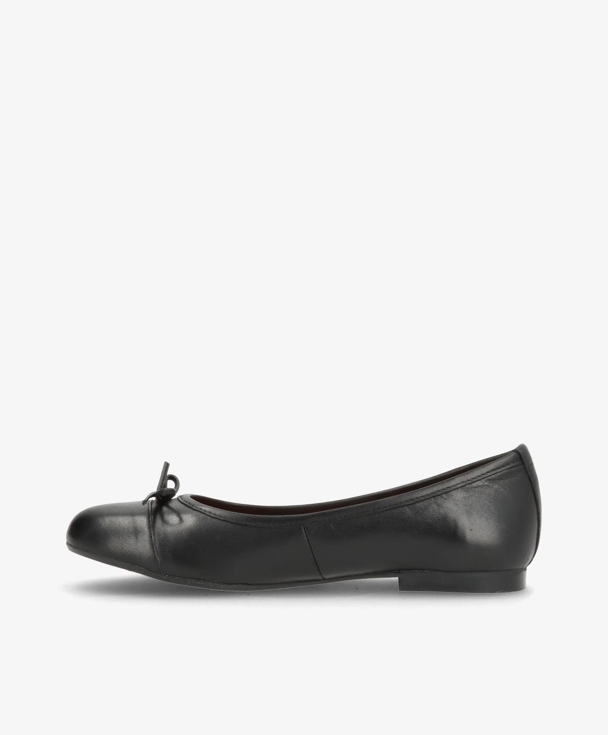 Sort ballerina-sko fra Shoedesign Copenhagen med lille sløjfe foran.