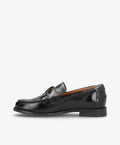 Sort laklæder loafer fra Shoedesign Copenhagen med lav hæl og klassisk design.