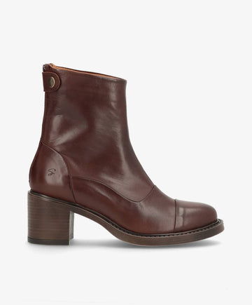 Brun læderstøvle med blokhæl fra Shoedesign Copenhagen.