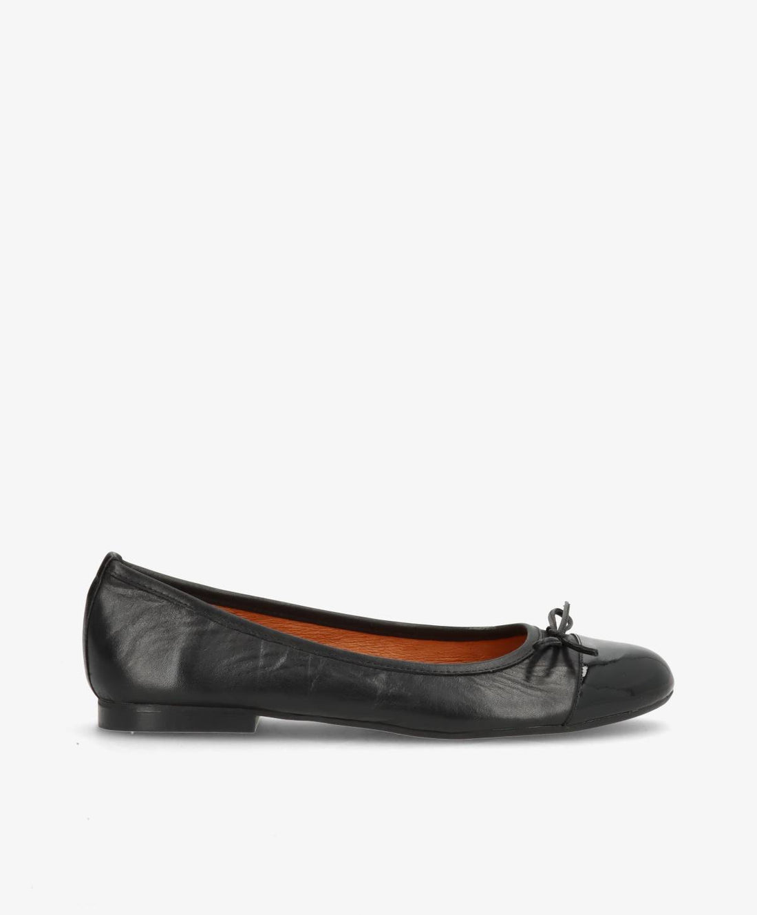 Sort ballerina-sko fra Shoedesign Copenhagen med lille sløjfe foran.