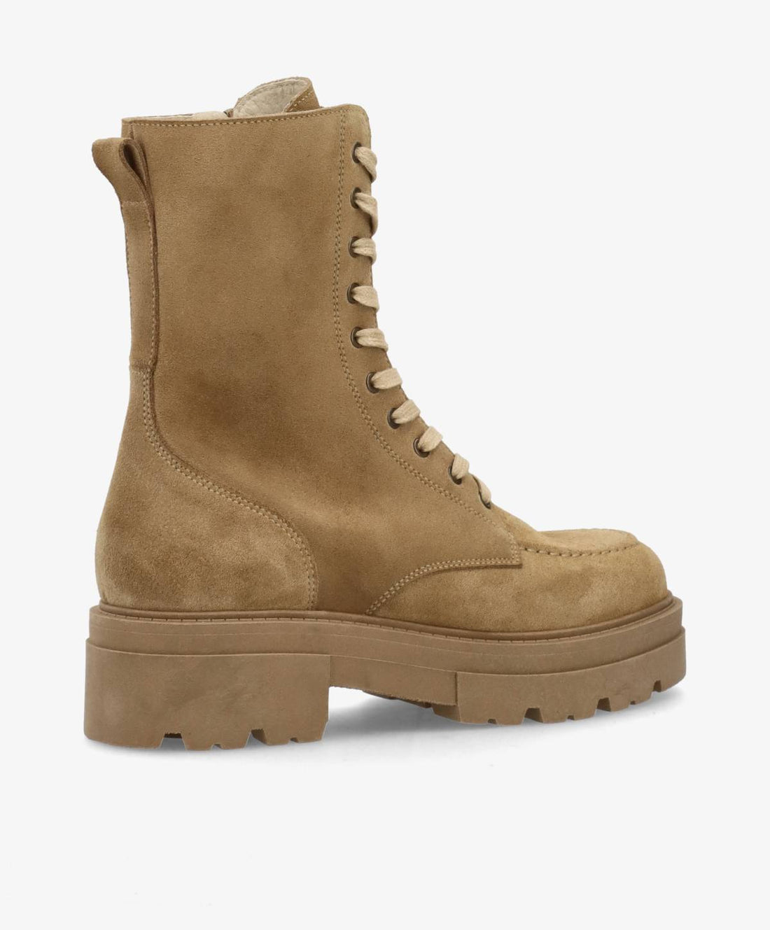 Brun støvle fra Shoedesign Copenhagen med snørebånd og kraftig sål.