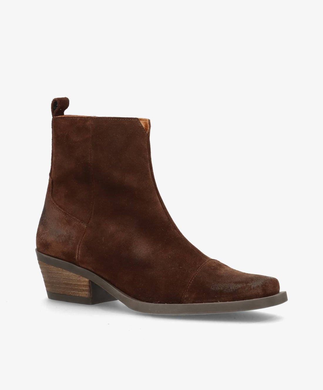 Mørkebrune ruskindsstøvler fra Shoedesign Copenhagen med spids snude og kort blokhæl.