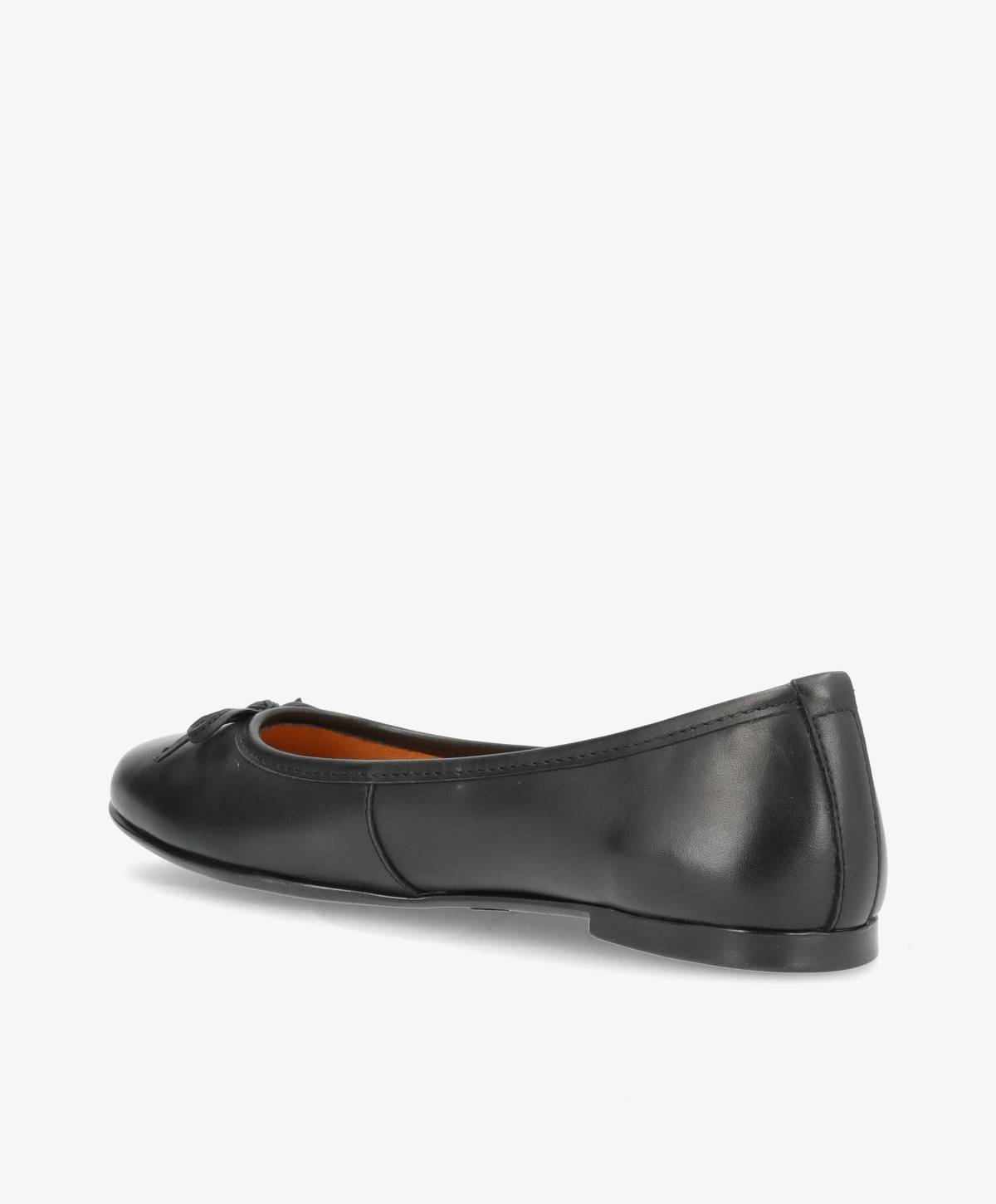 Sort læderballerina fra Shoedesign Copenhagen set fra siden.