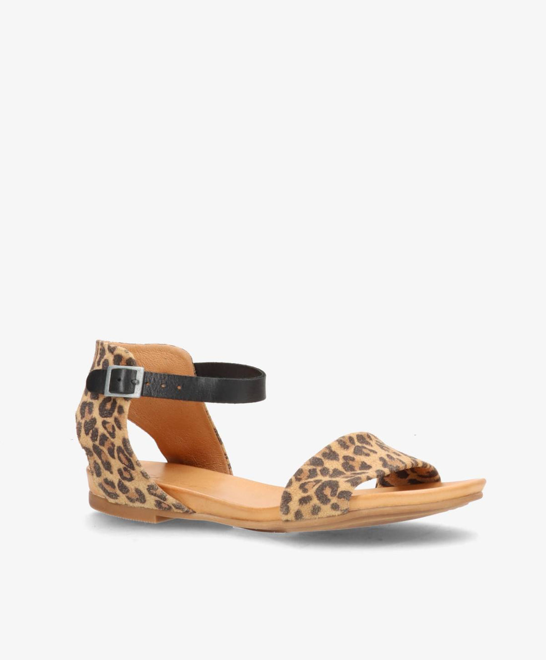 Flad sandal i leopardmønstret ruskind fra Shoedesign Copenhagen med sort ankelrem og spænde.