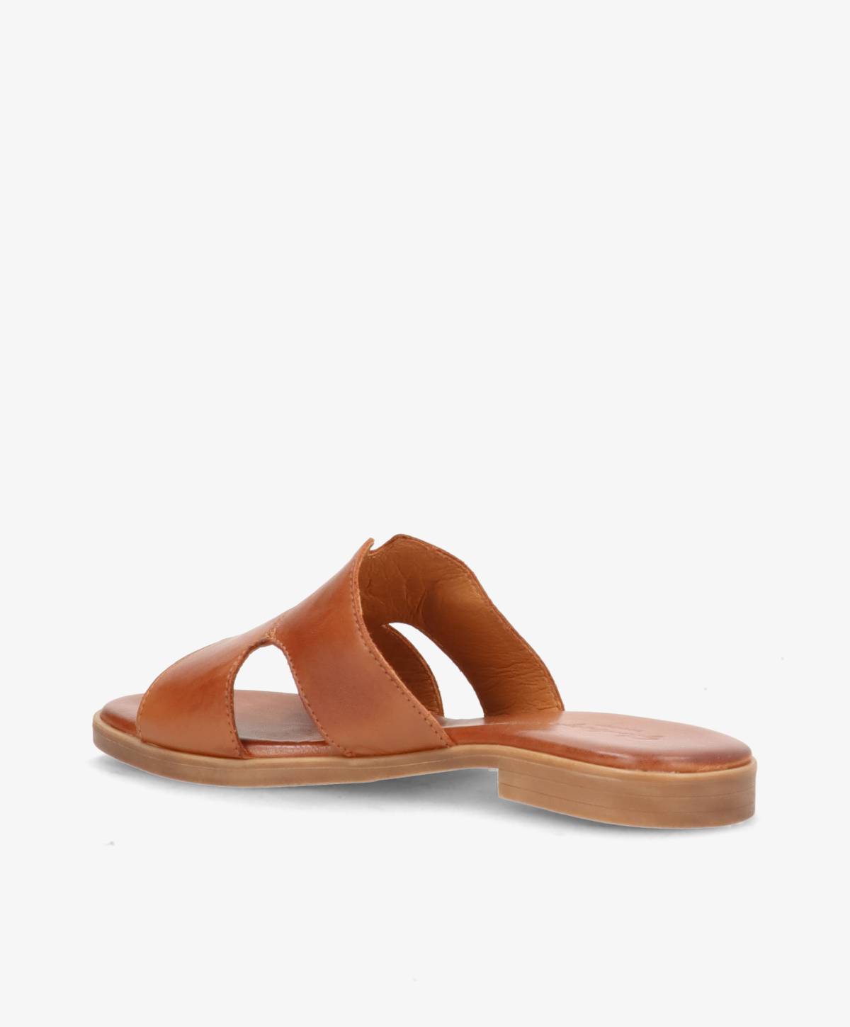 Brun læder sandal fra Shoedesign Copenhagen med åben tå og flad sål.