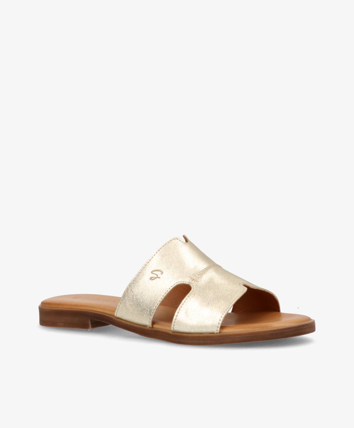 Guldfarvet lædersandal fra Shoedesign Copenhagen med flad sål og åbent design.