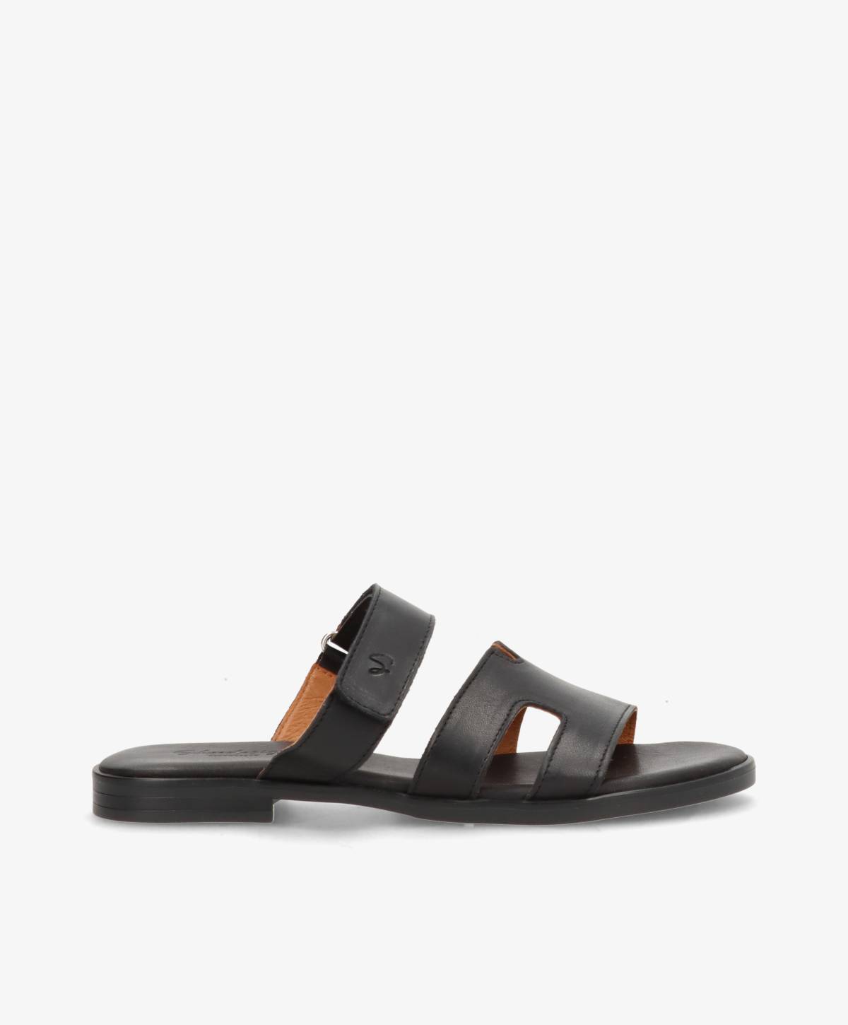 Sort læder sandal fra Shoedesign Copenhagen med to brede remme og flad sål.