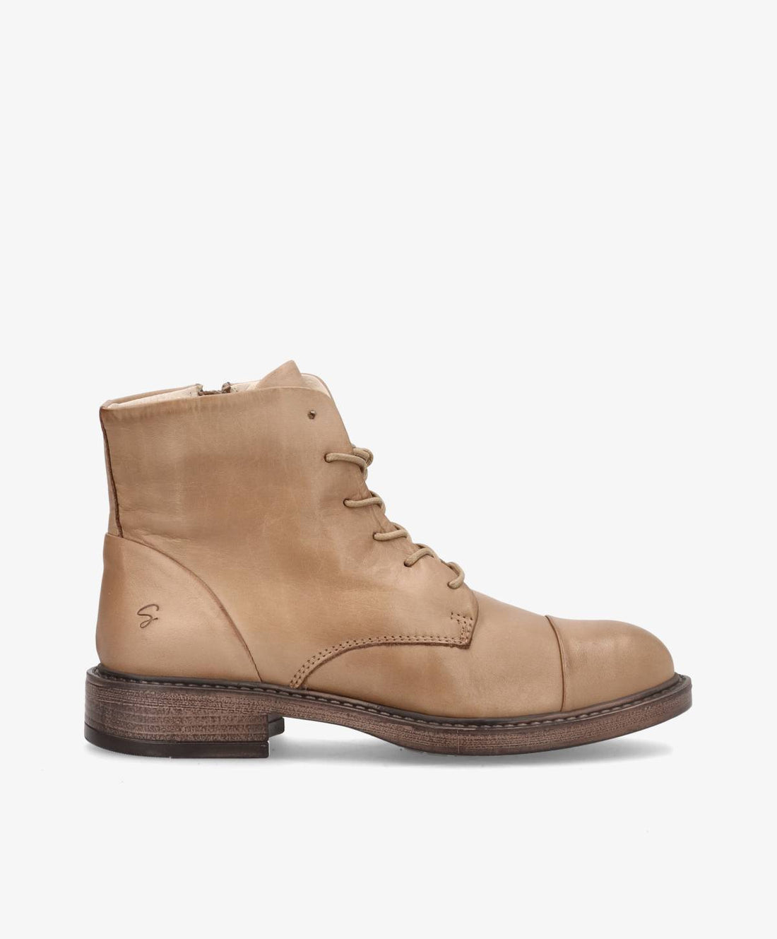 Beige snørestøvle fra Shoedesign Copenhagen med rund tå og lav hæl.