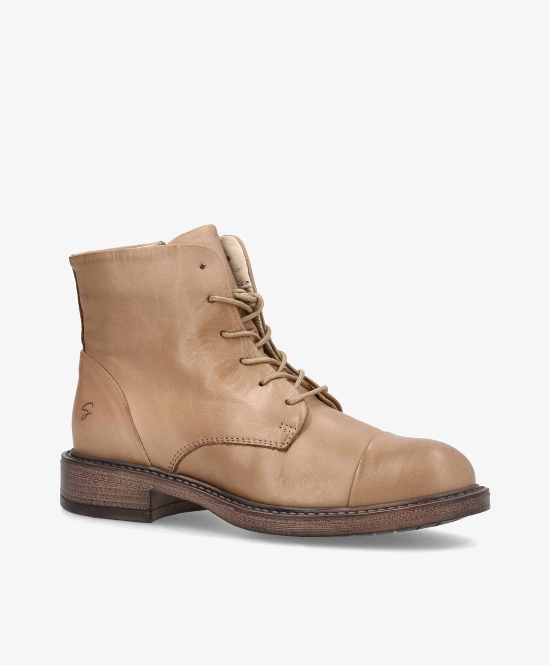Beige snørestøvle fra Shoedesign Copenhagen med rund tå og lav hæl.