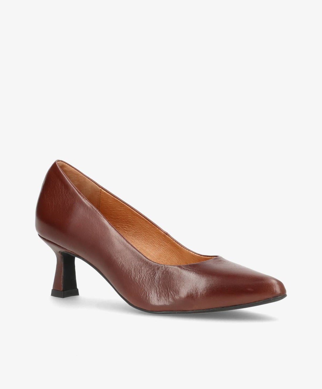 Mørkebrun pump fra Shoedesign Copenhagen med spids tå og mellemstor hæl.