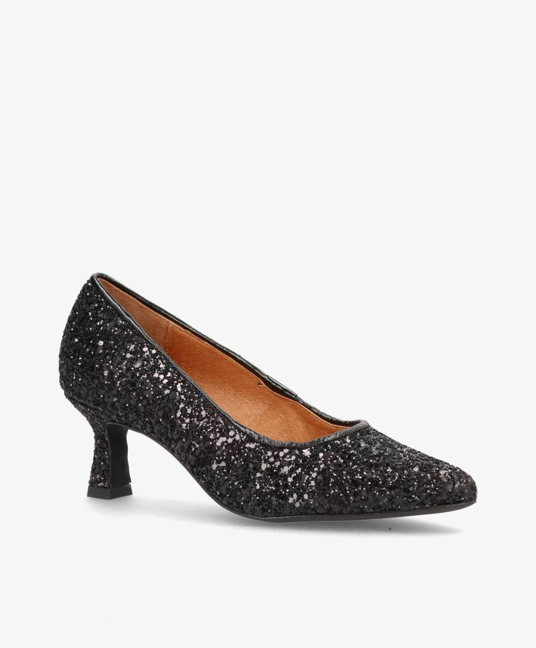 Sort glitrende pumps fra Shoedesign Copenhagen med lav hæl.