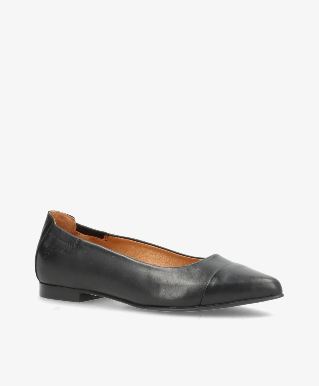 Sort læderballerina fra Shoedesign Copenhagen med spids tå og lav hæl.