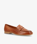 Loafer i kamelfarvet læder fra Shoedesign Copenhagen, med en flad hæl og klassisk design.