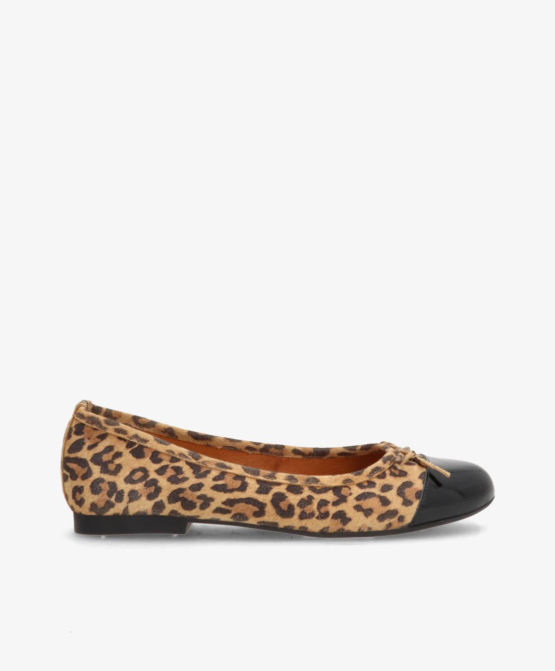 Ballerina sko fra Shoedesign Copenhagen i leopardmønstret ruskind med sort tå.
