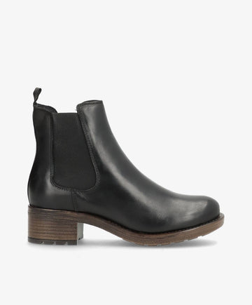 Sort ankelstøvle fra Shoedesign Copenhagen med elastikpaneler og lav hæl.
