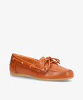 Brun sejlersko i læder fra Shoedesign Copenhagen med snørebånd og synlige syninger.