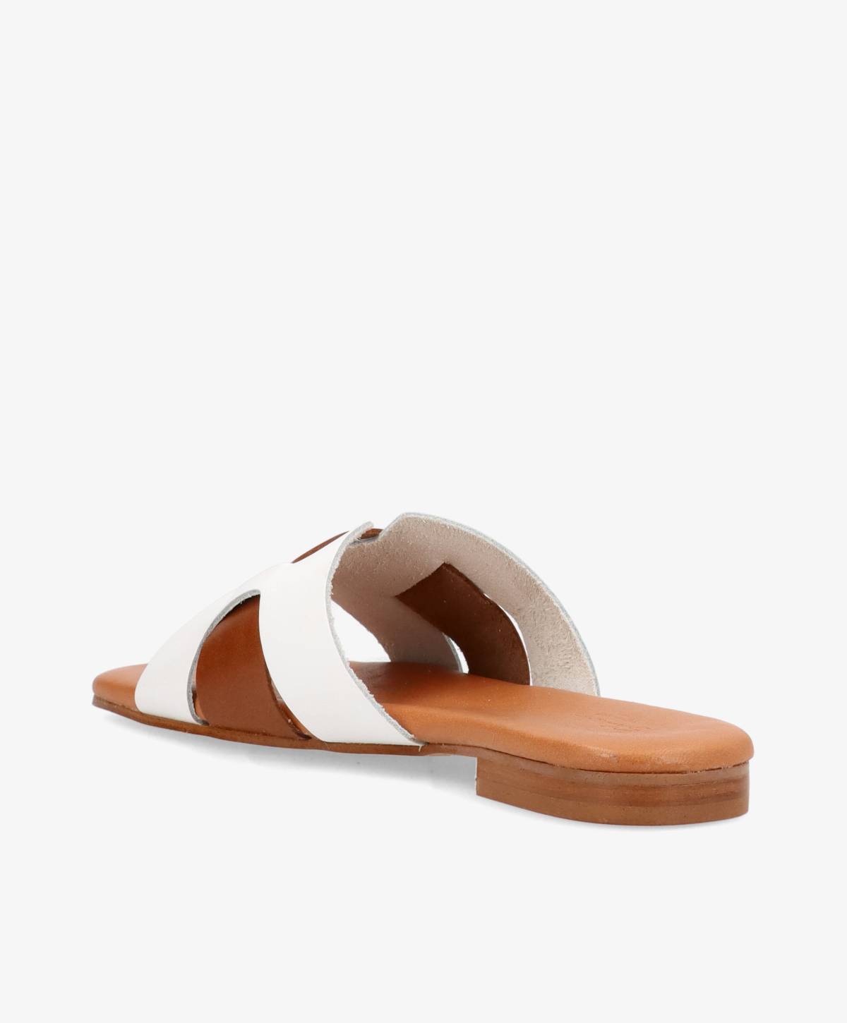 Sandaler fra Shoedesign Copenhagen i hvidt og brunt læder med flad sål.