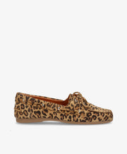 Sko fra Shoedesign Copenhagen i leopardmønster med snørebånd.
