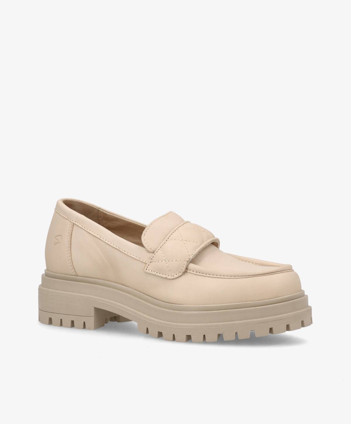 Beige loafers fra Shoedesign Copenhagen med chunky sål og synlige syninger.