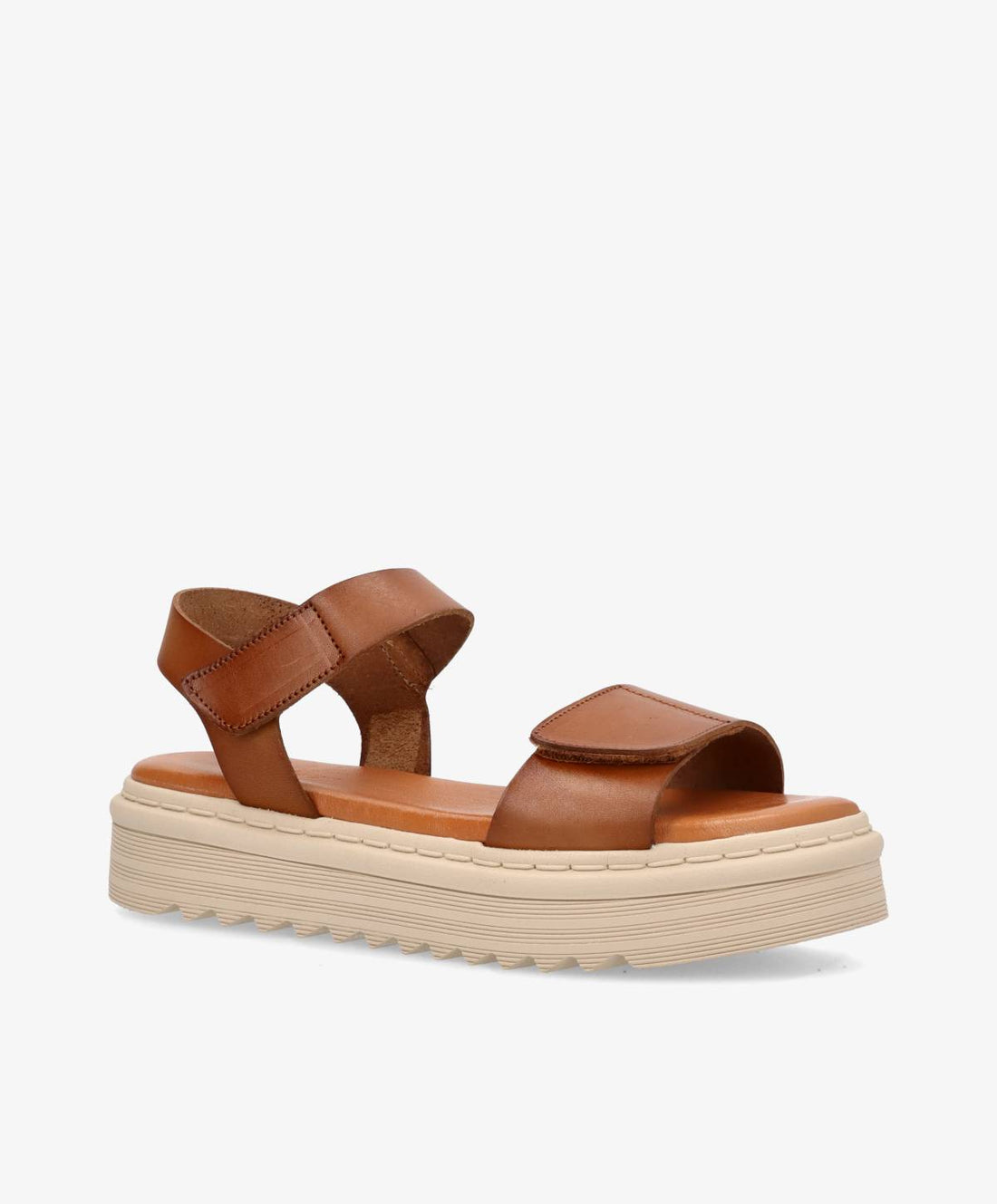 Skindsandal fra Shoedesign Copenhagen i cognac med velcroremme og cremefarvet bund.