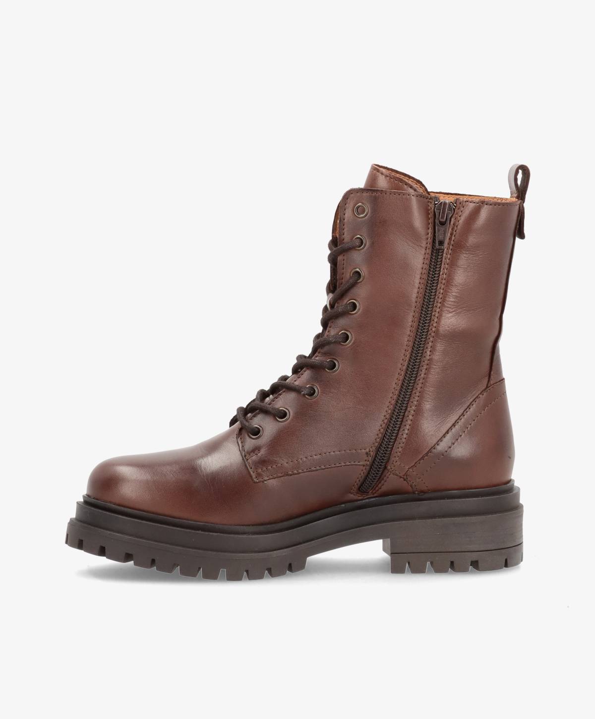 Brun læderstøvle med snørebånd og lynlås fra Shoedesign Copenhagen, robust sål og ankelhøjde.