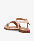 Lyserød sandal fra Shoedesign Copenhagen med flade såler og justerbar rem.