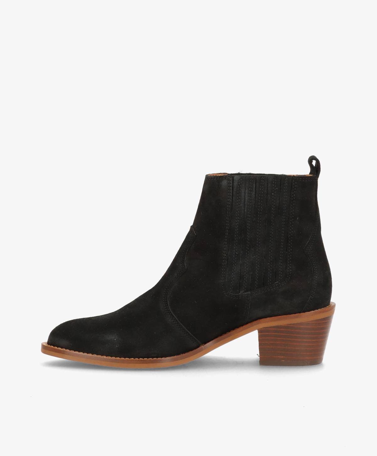 Sort ankelstøvle i ruskind med træhæl fra Shoedesign Copenhagen.
