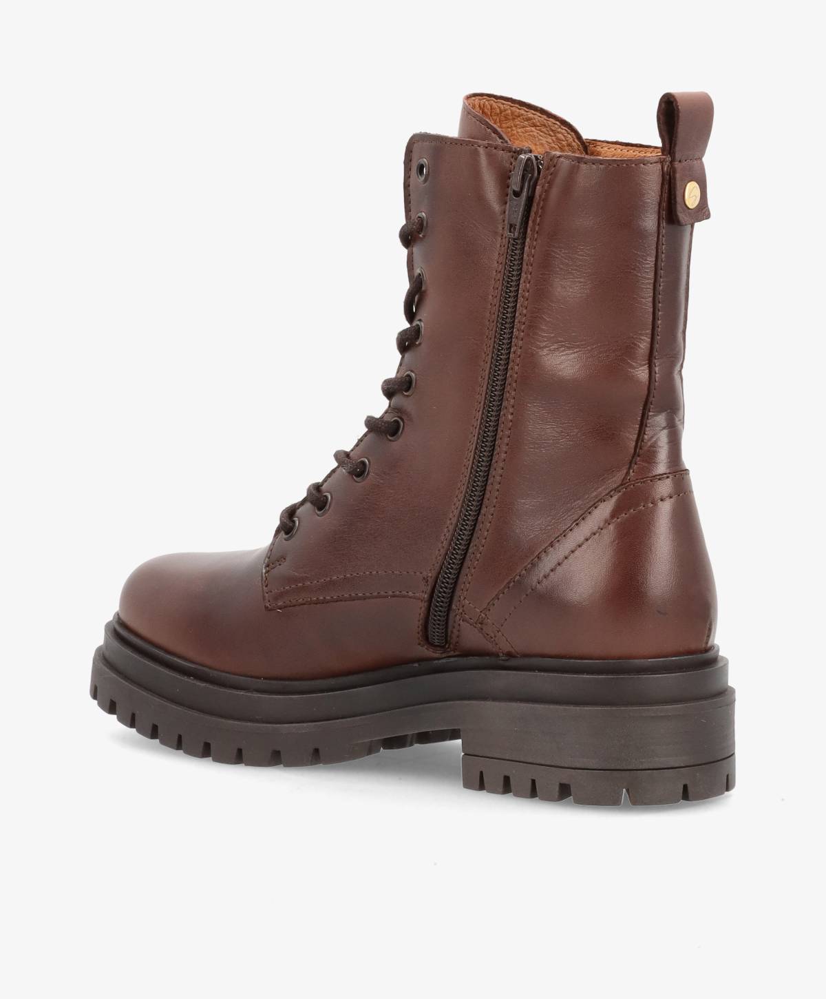 Brun læderstøvle med snørebånd og lynlås fra Shoedesign Copenhagen, set fra siden.