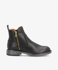 Sort ankelstøvle fra Shoedesign Copenhagen med lynlås på siden og lav hæl.