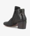 Sort støvle fra Shoedesign Copenhagen med lynlås og blokhæl.