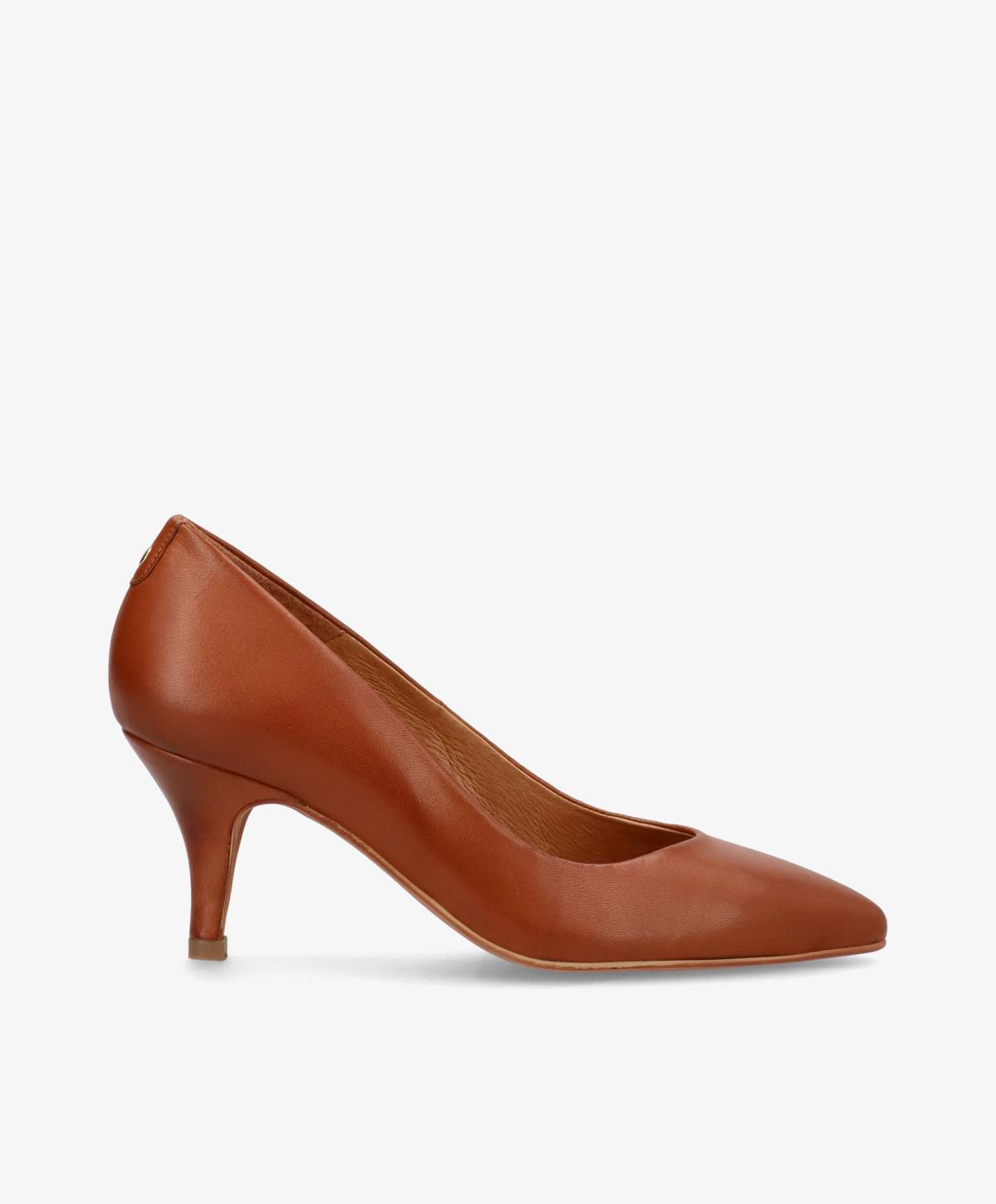 Brun pump fra Shoedesign Copenhagen med spids tå og mellemhøj hæl.