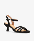 Sort pumps fra Shoedesign Copenhagen med stropper og lille hæl.