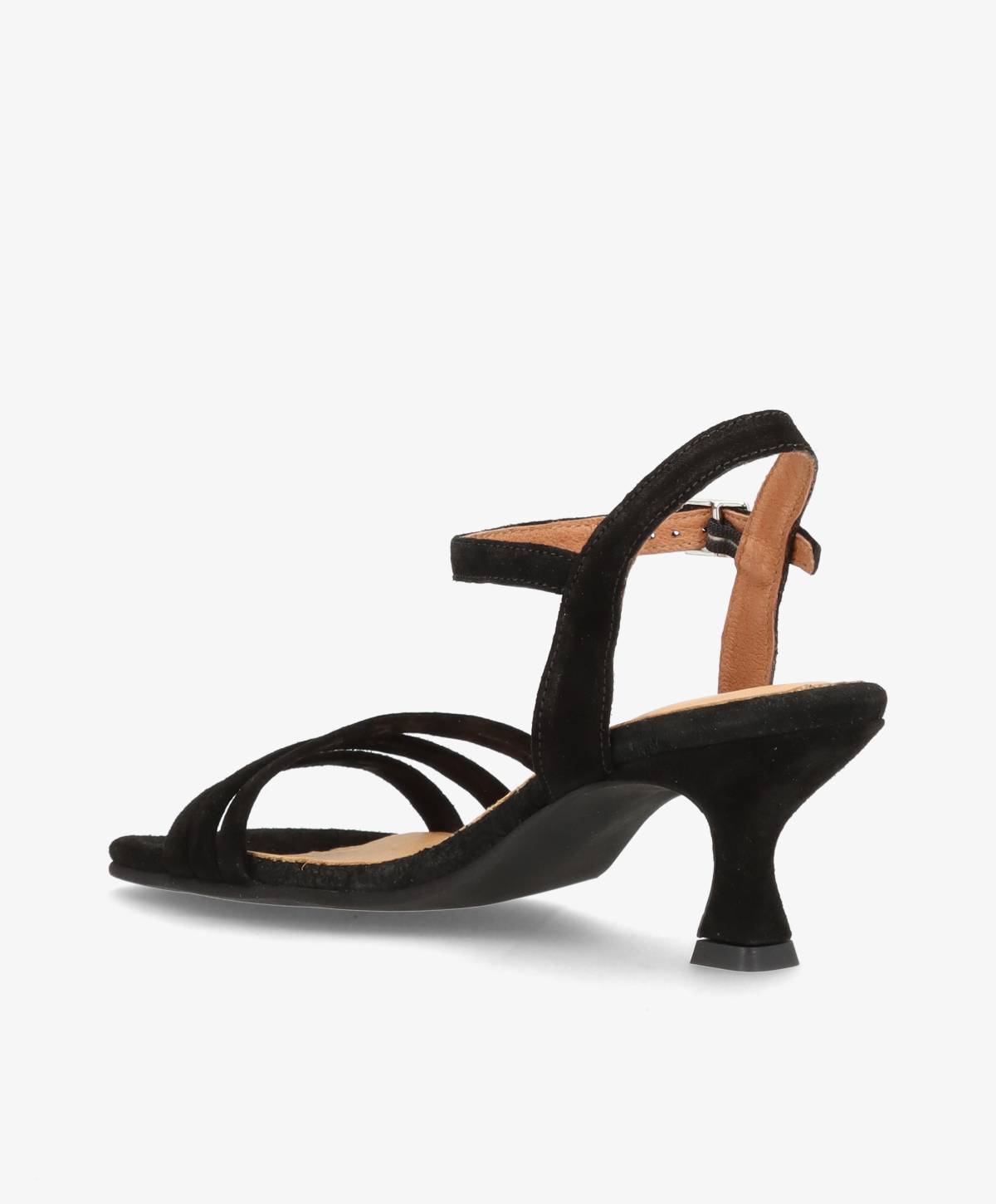 Sort pumps fra Shoedesign Copenhagen med stropper og mellemhøj hæl.