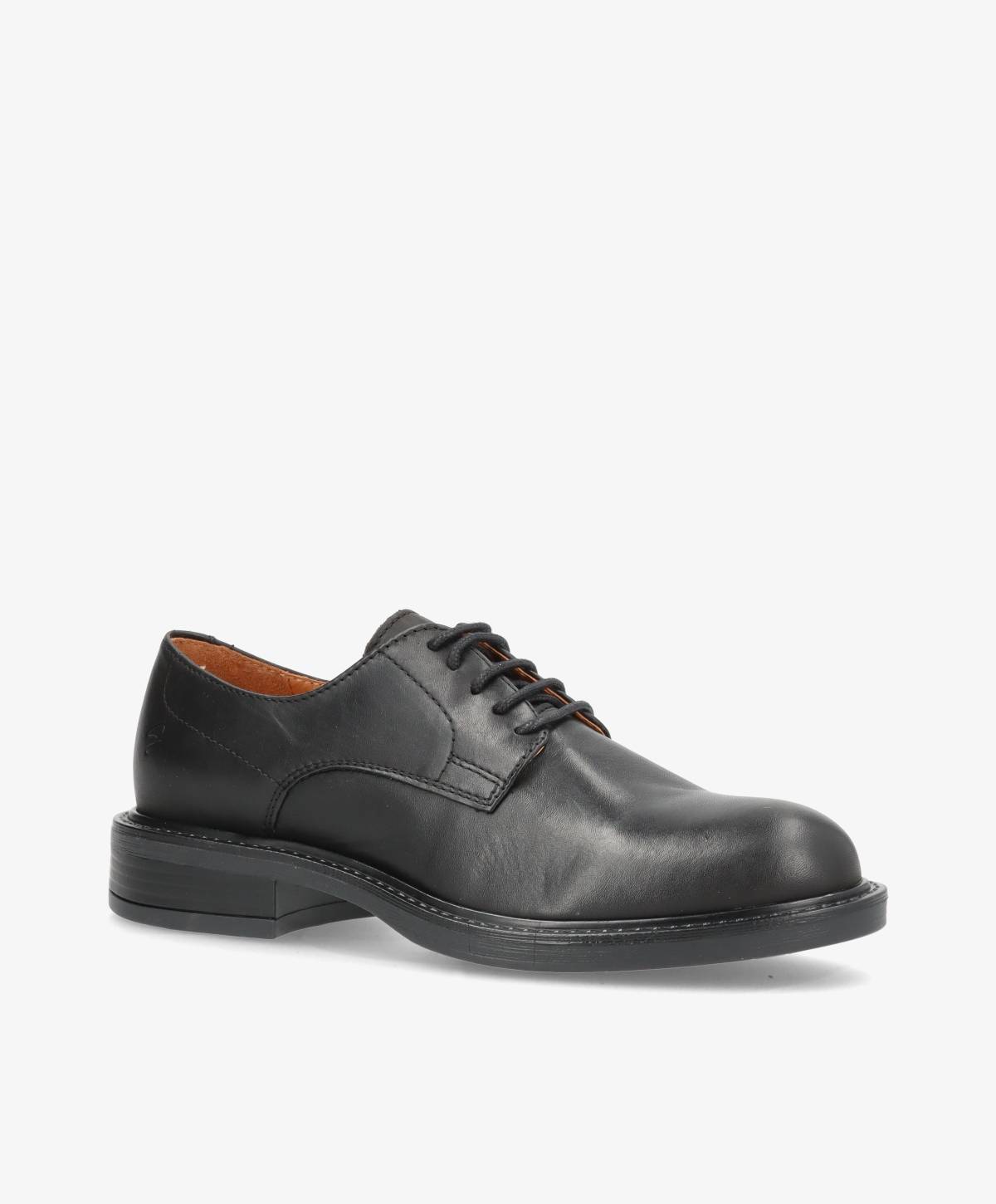Sort lædersko fra Shoedesign Copenhagen med snørebånd og lav hæl.