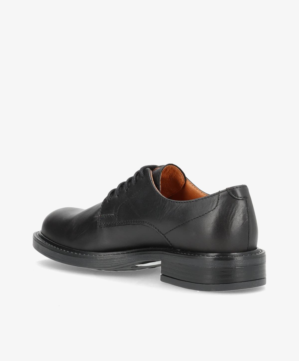 Sort lædersko fra Shoedesign Copenhagen set fra siden, med snørebånd og robust sål.